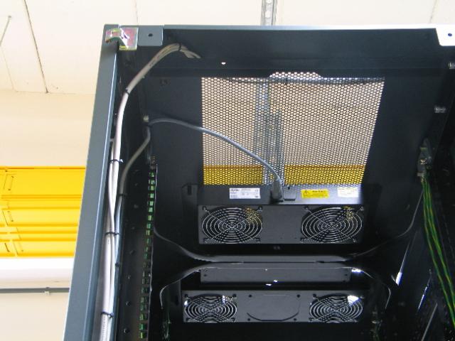 Colocation rack with view on top ventilator